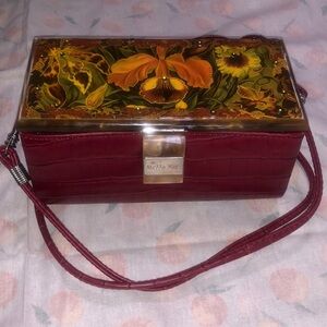 Stella page clutch with attachable strap